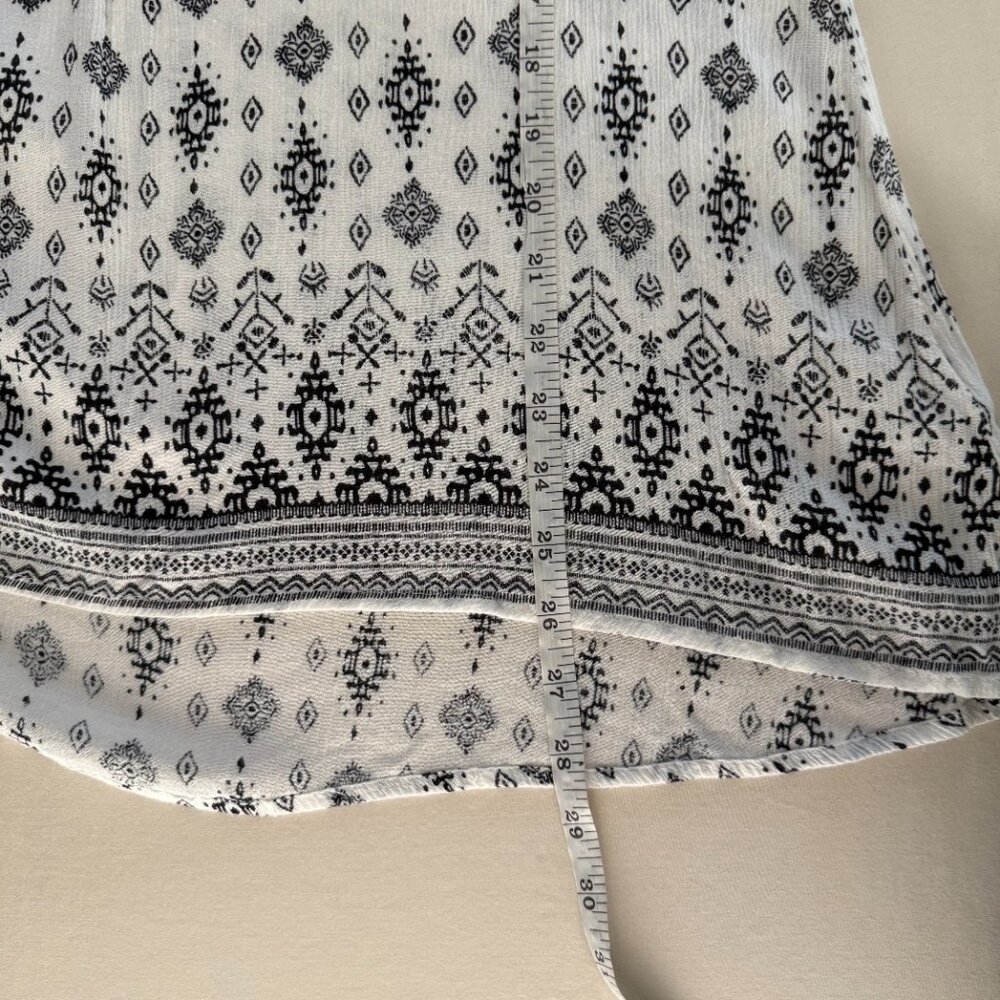En Crème White Black Ikat Design Band Collar Hi-Low Hem Pocket Tunic Top Size M - Picture 9 of 10